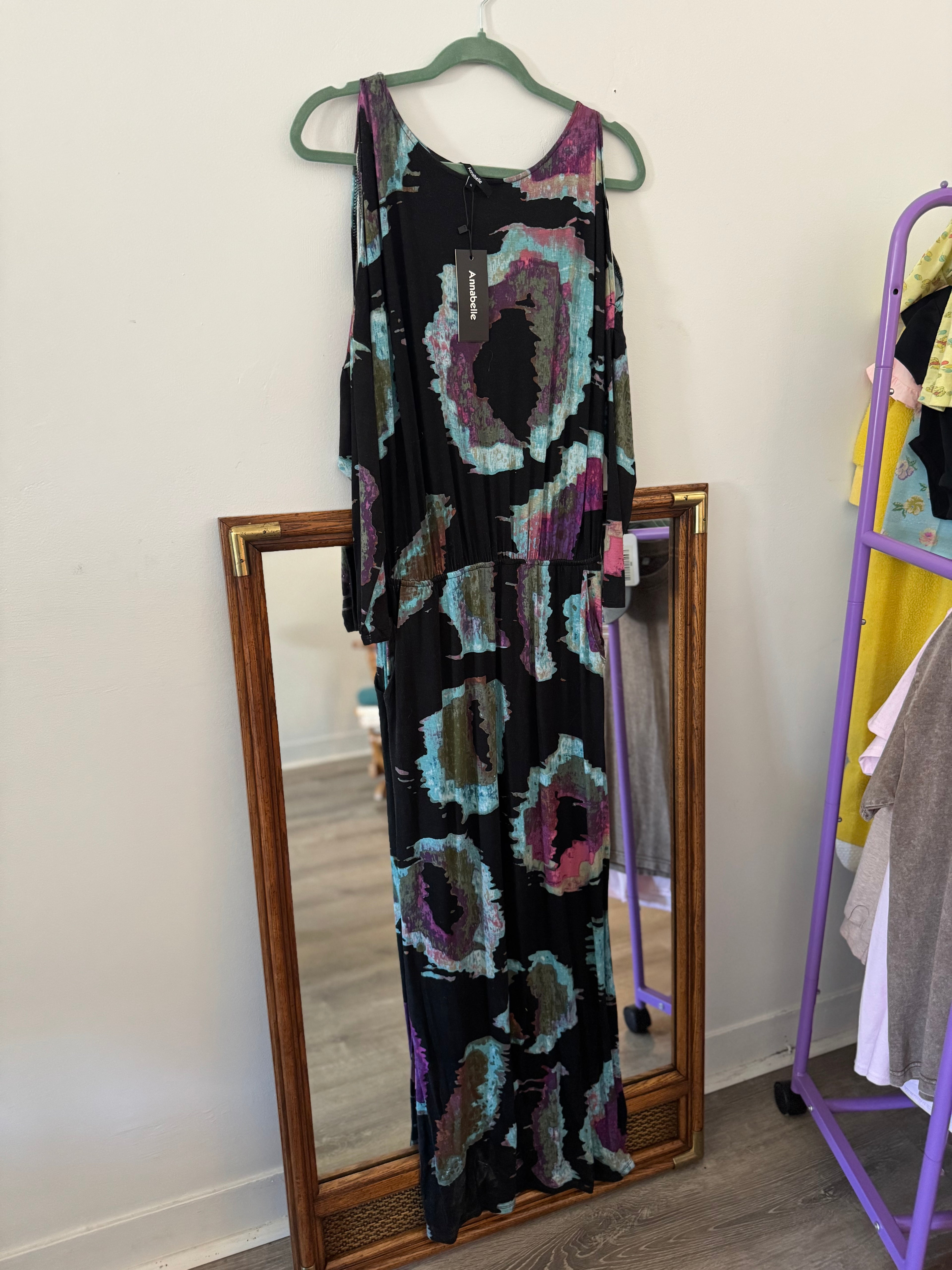 New boutique dress - small