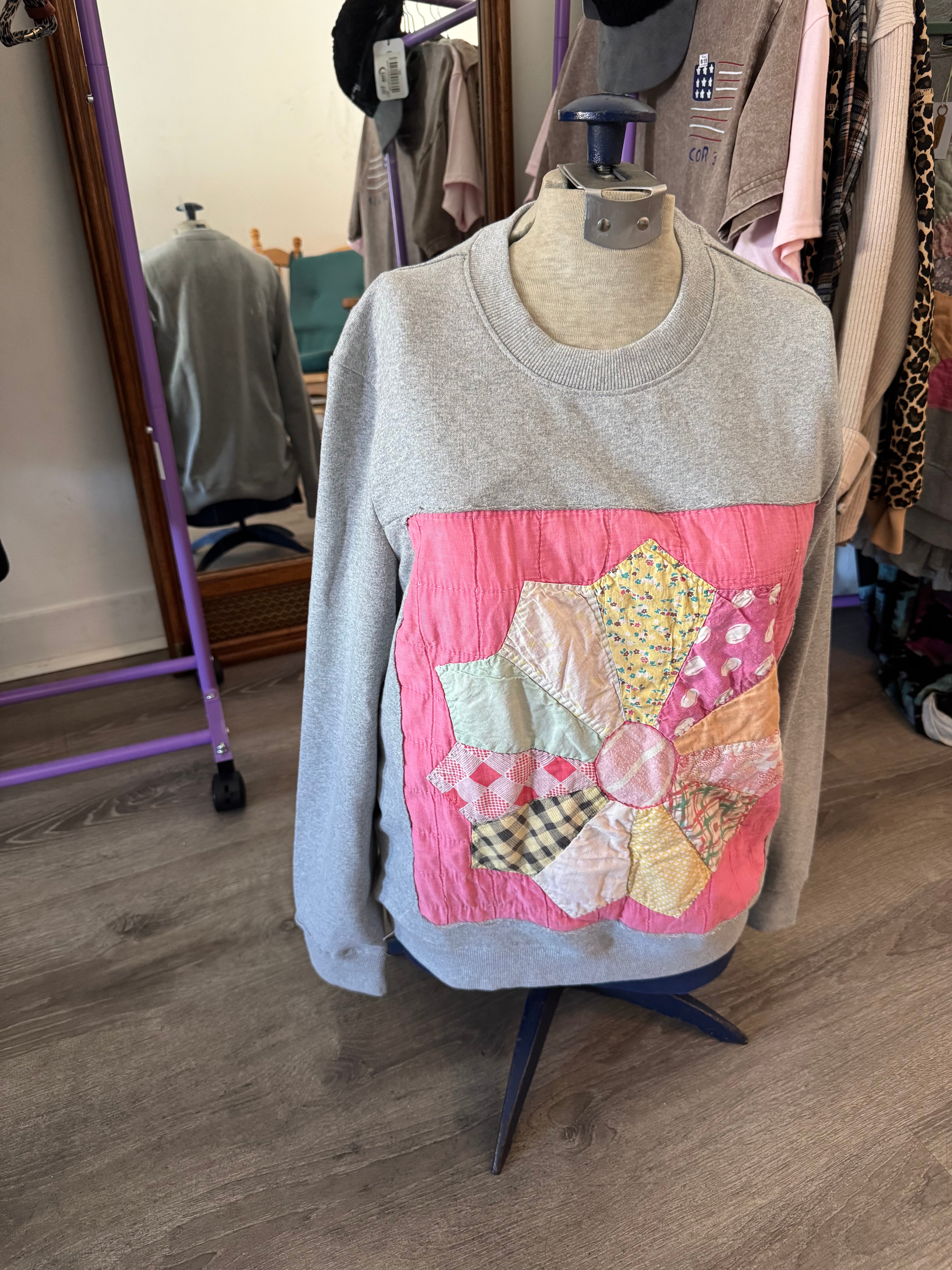Quilt block, gray sweatshirt - medium